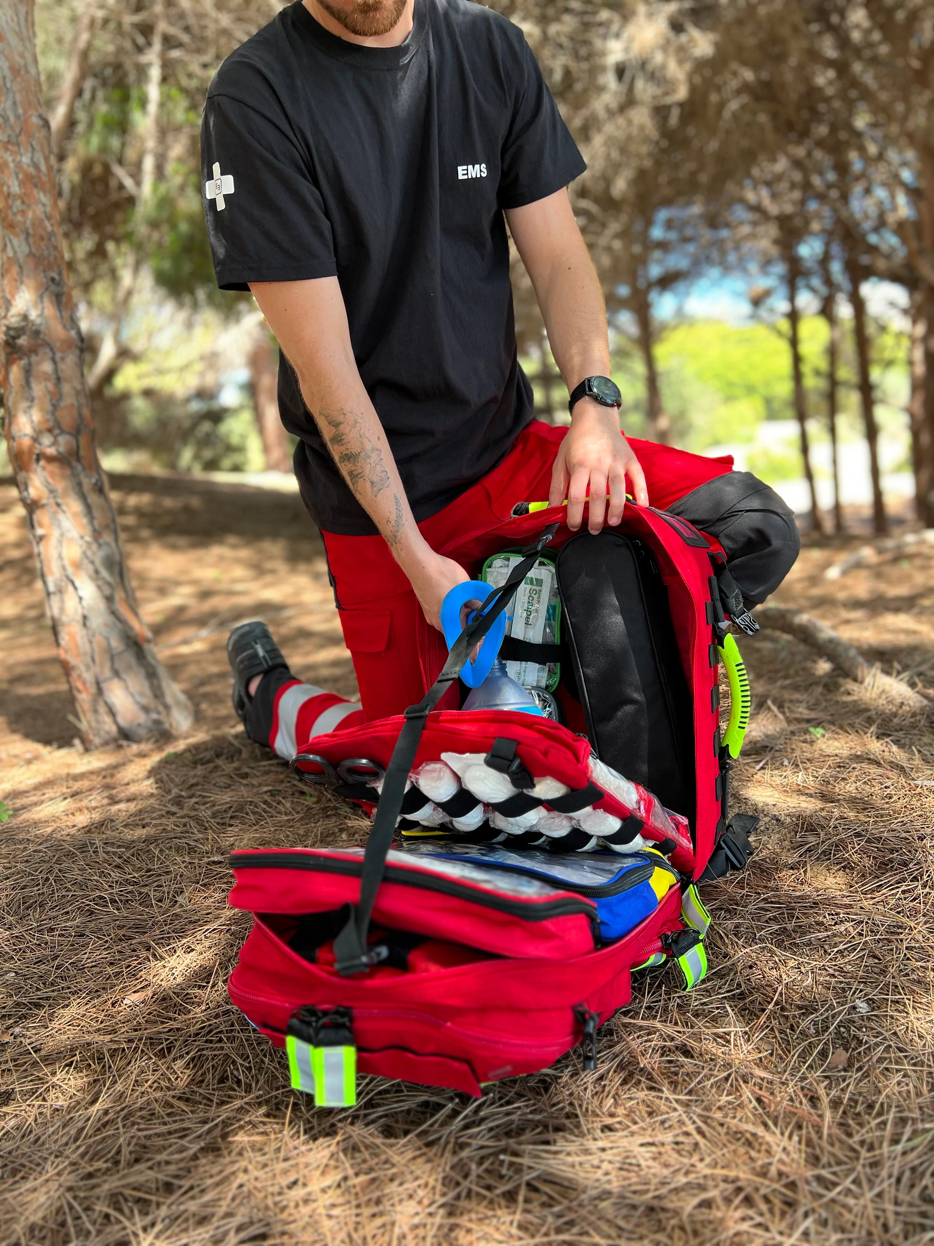 Elite Paramedic Rescue Backpack - Red - Image 2